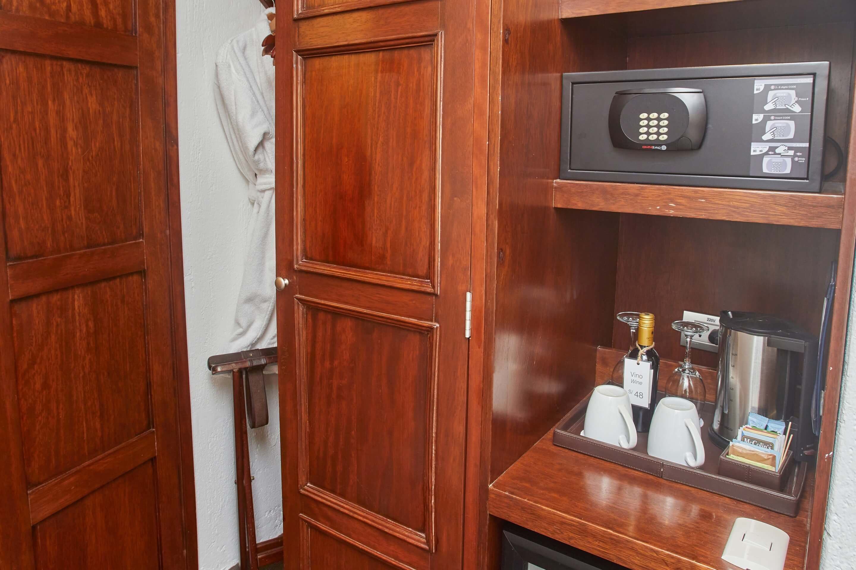 superior twin room | 1 bedroom, premium bedding, minibar, in-room safe