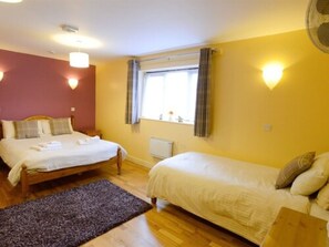 1 habitación, decoración personalizada y muebles diferentes