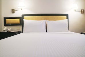 Regular Room (1 Bed) | In-room safe, free WiFi, bed sheets