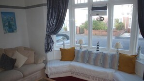 Lounge - The Bronte (Paignton)
