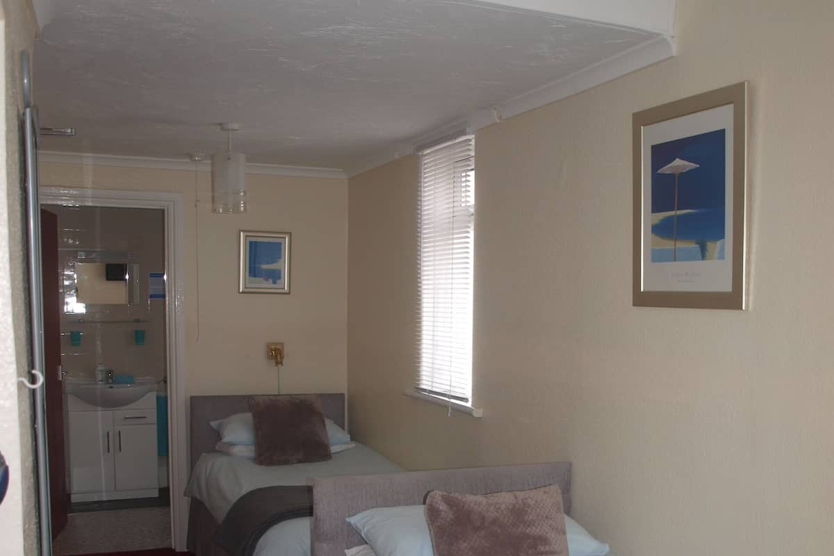 Twin Room, Ensuite