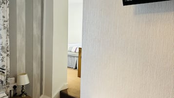スイート エンスイート (1 - 2 Adults & 1 Child ) | 1 室のベッドルーム