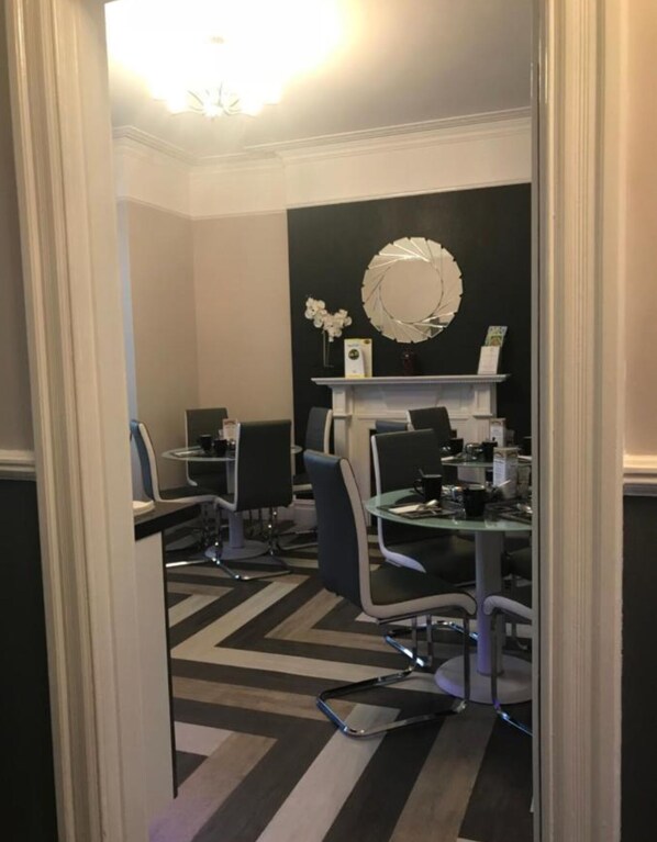 Dining - Cassandra Guest House (Plymouth)