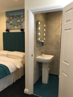 Suite, Ensuite (1d1s) | Bathroom - Cassandra Guest House (Plymouth)
