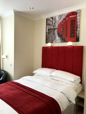 Double Room, Ensuite (Room 4)