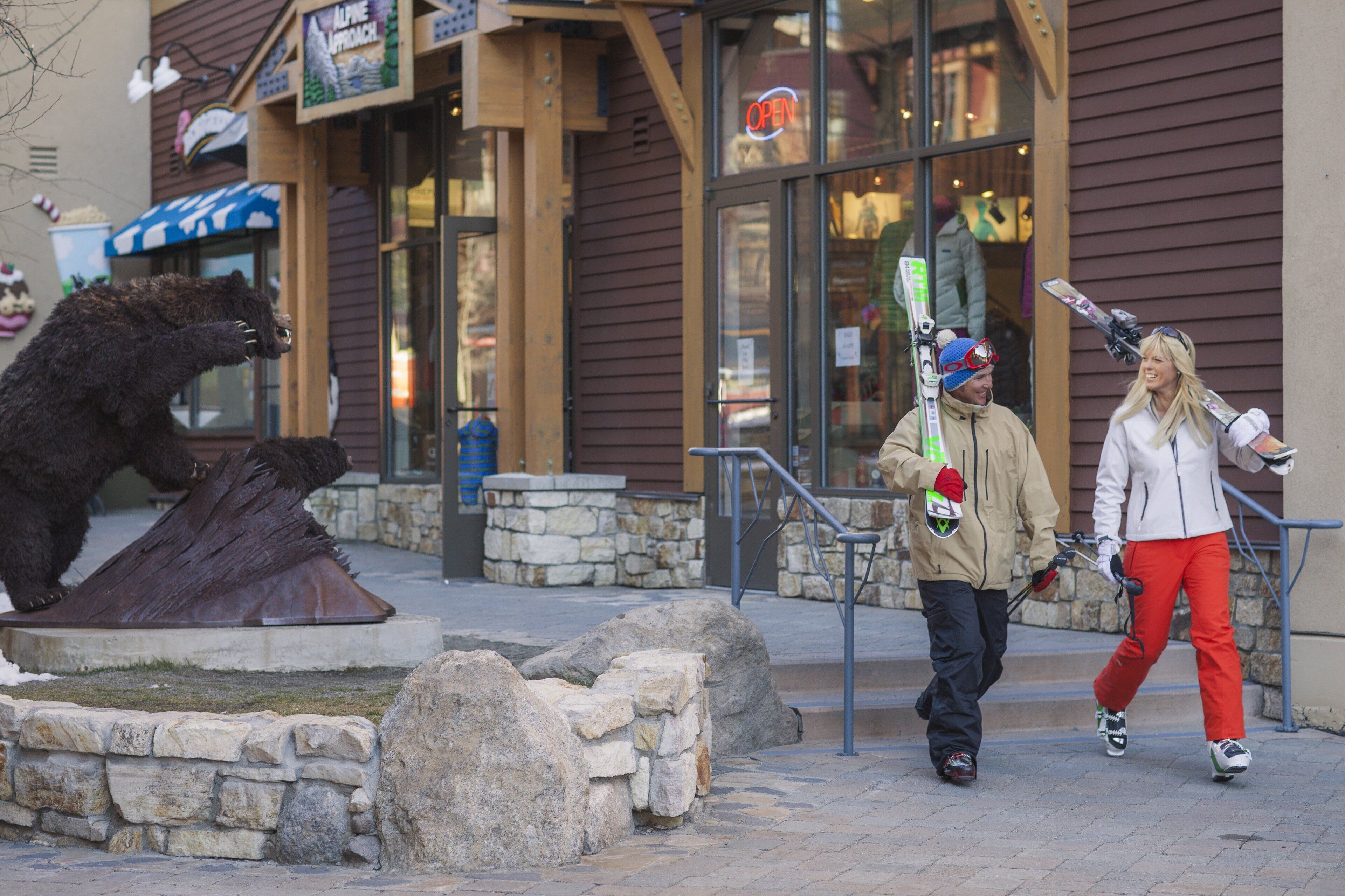 13 restaurants, lunch, dinner, brunch served; italian cuisine