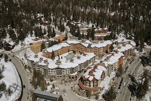 Shopping mall - The Village Lodge (Mammoth Lakes)