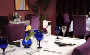 Breakfast, lunch and dinner served - Parkside International Hotel (Reading)
