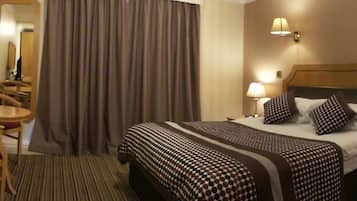 Desk, laptop workspace, free WiFi, bed sheets