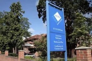 Exterior - Parkside International Hotel (Reading)