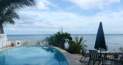 Las Flores Country & Beachside Hotel