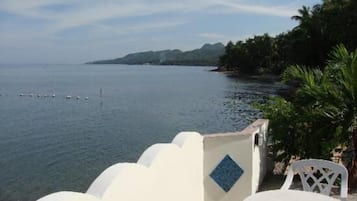 Deluxe Room, Sea View | Balcony