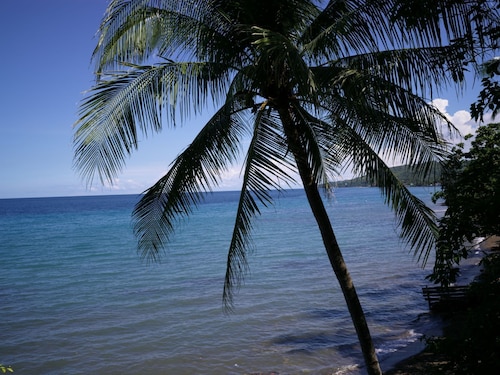 Las Flores Country & Beachside Hotel