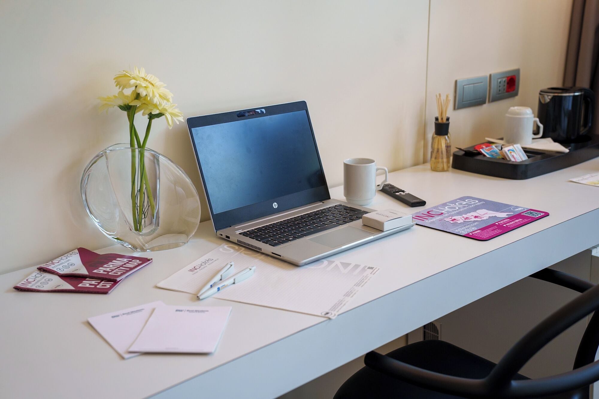 standard room, 2 single beds | memory-foam beds, minibar, in-room safe, desk