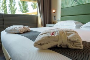 Standard Room, 1 Queen Bed