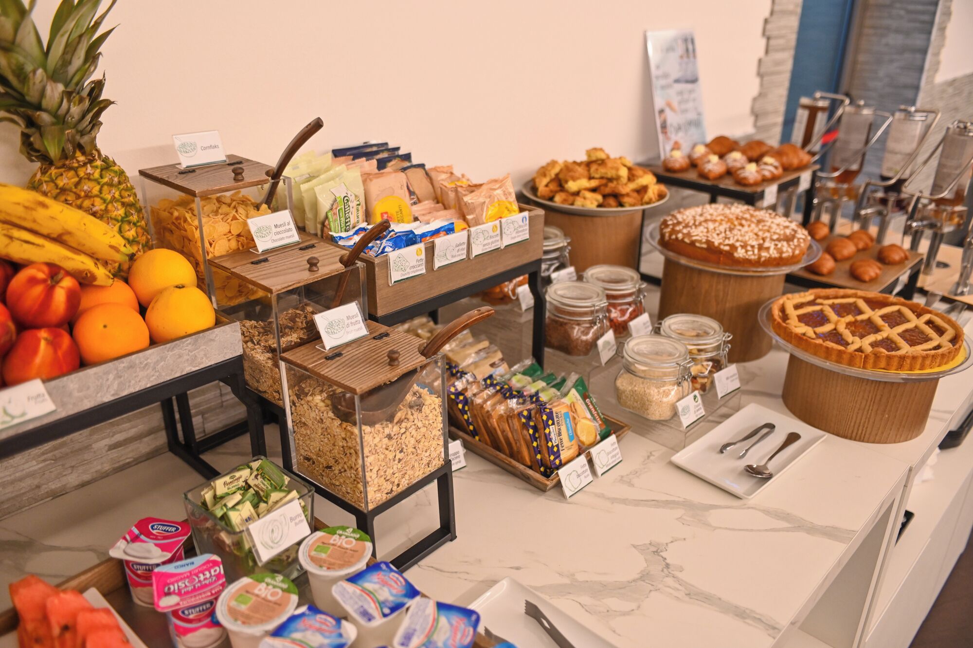 breakfast, lunch, dinner served; italian cuisine, garden views