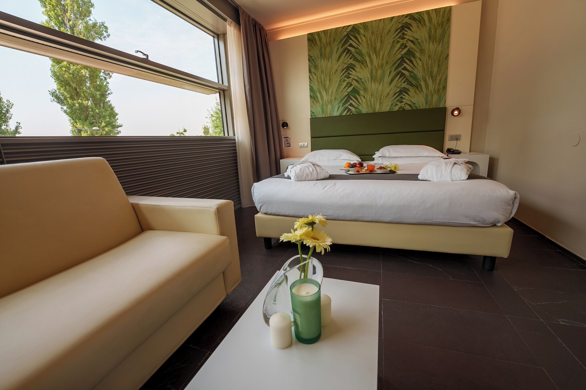 Matelas mémoire de forme, minibar, coffres-forts dans les chambres