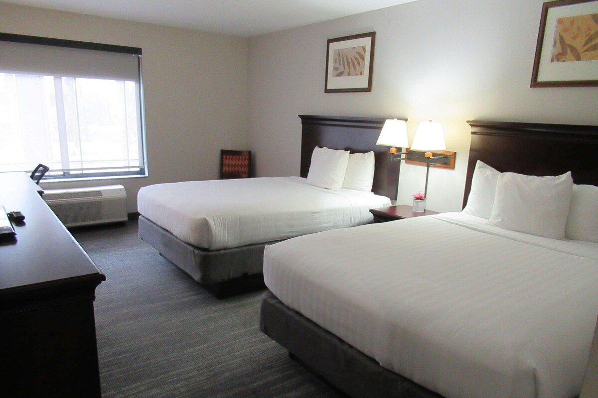 Premium bedding, desk, blackout drapes, iron/ironing board