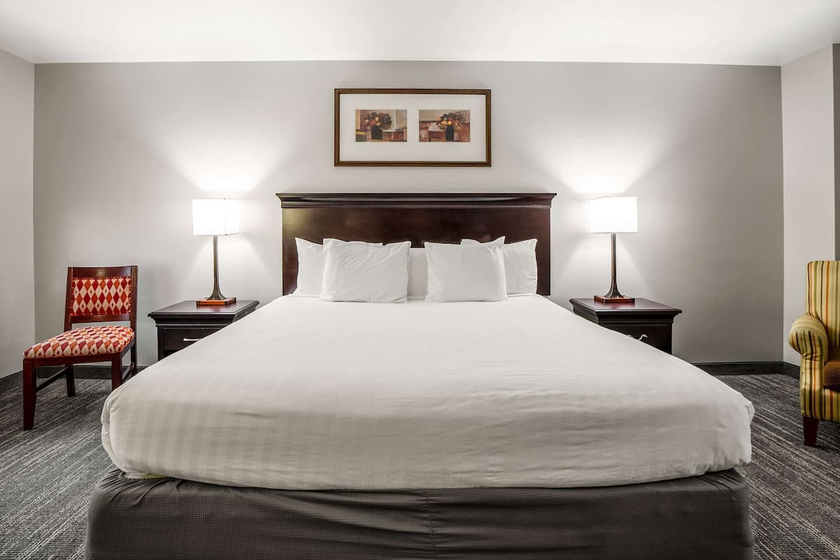 1 bedroom, premium bedding, desk, blackout drapes
