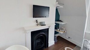 Tiffany Art Room- Double Den Room (Standard Double) | 起居区