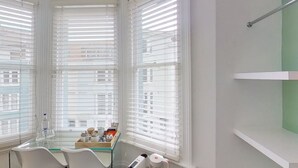 Gin Room - King Room Suite -  (Seperate Bathroom)