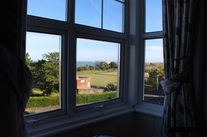 Habitación estándar doble, 1 cama doble, vistas al mar | Decoración individual y mobiliario individual