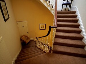 Lobby - Alexander's (Hastings)