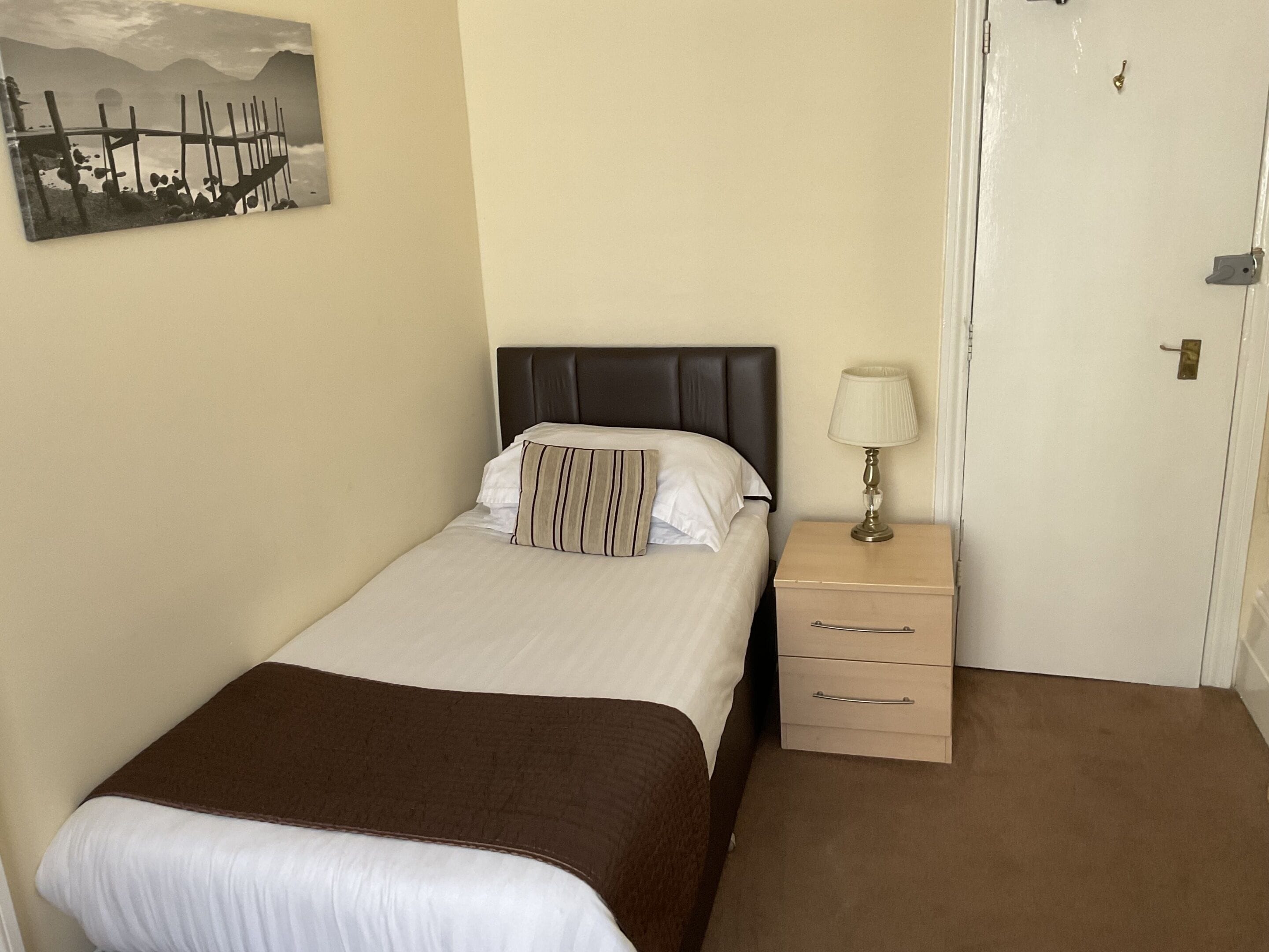 Single Room, Ensuite (Room Only (No Breakfast)) | Desk, iron/ironing board, free WiFi, bed sheets