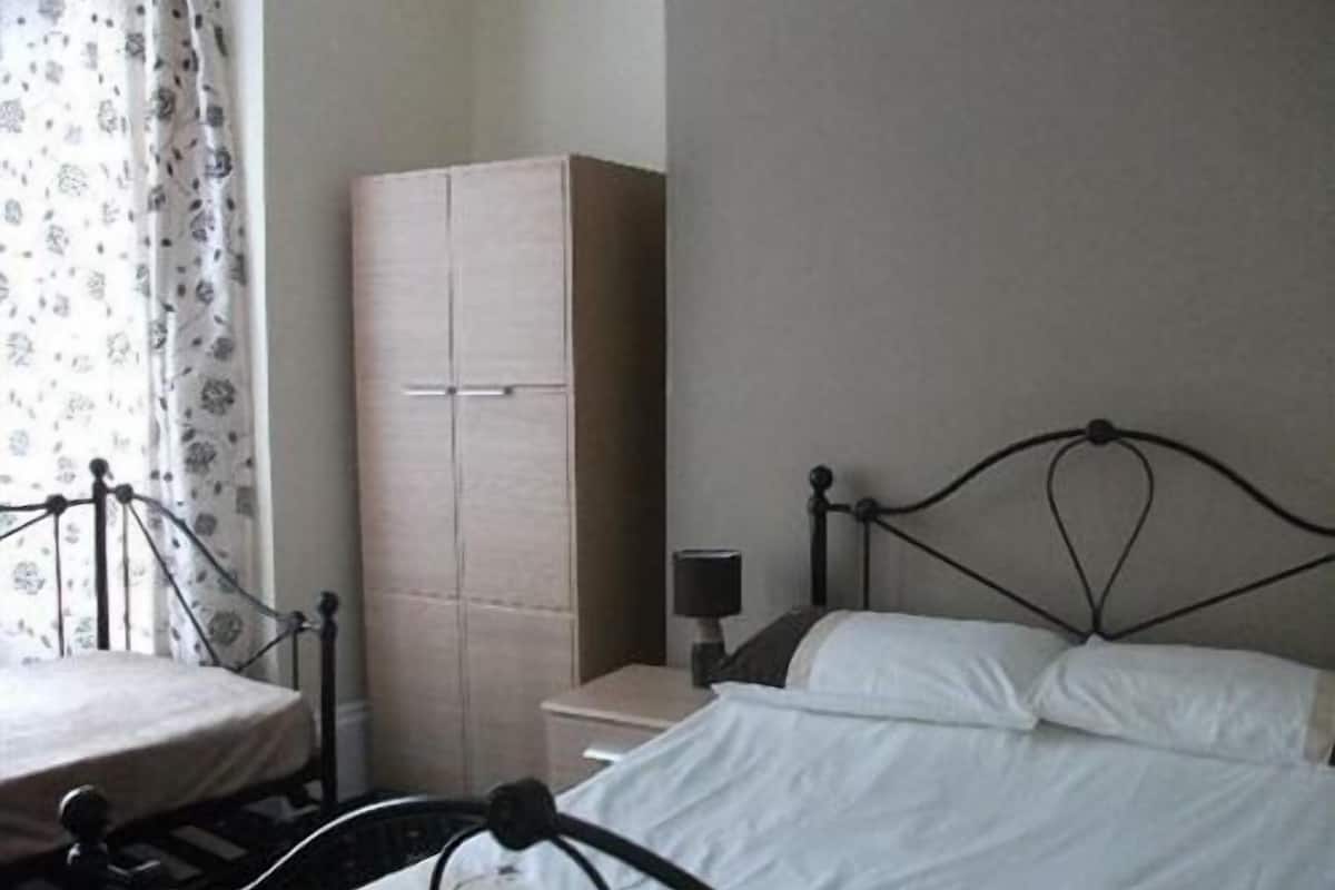 Double Room, Private Bathroom | Free WiFi