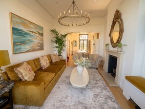 Luxury House | Living area | Smart TV, Netflix, streaming services - Hastings House (St Leonards-On-Sea)