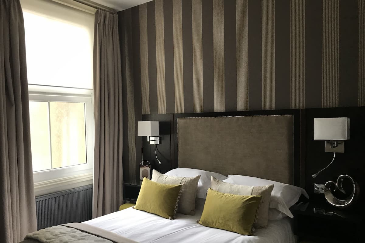 Small Cosy Double Room with ensuite