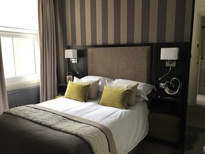 Egyptian cotton sheets, premium bedding, Select Comfort beds, minibar