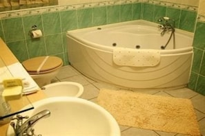Bathroom - Sussex Edwardian Hotel (St Leonards-On-Sea)