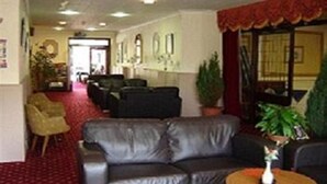 Lobby sitting area - Sussex Edwardian Hotel (St Leonards-On-Sea)