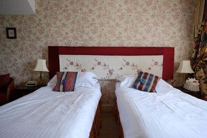 Twin Room | Premium bedding, desk, iron/ironing board, free WiFi - The Great House Hotel & Restaurant (Bridgend)