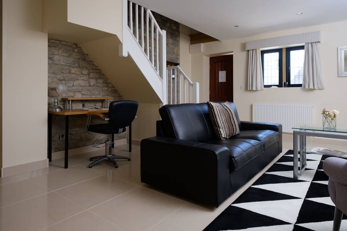 duplex | living area | tv, dvd player