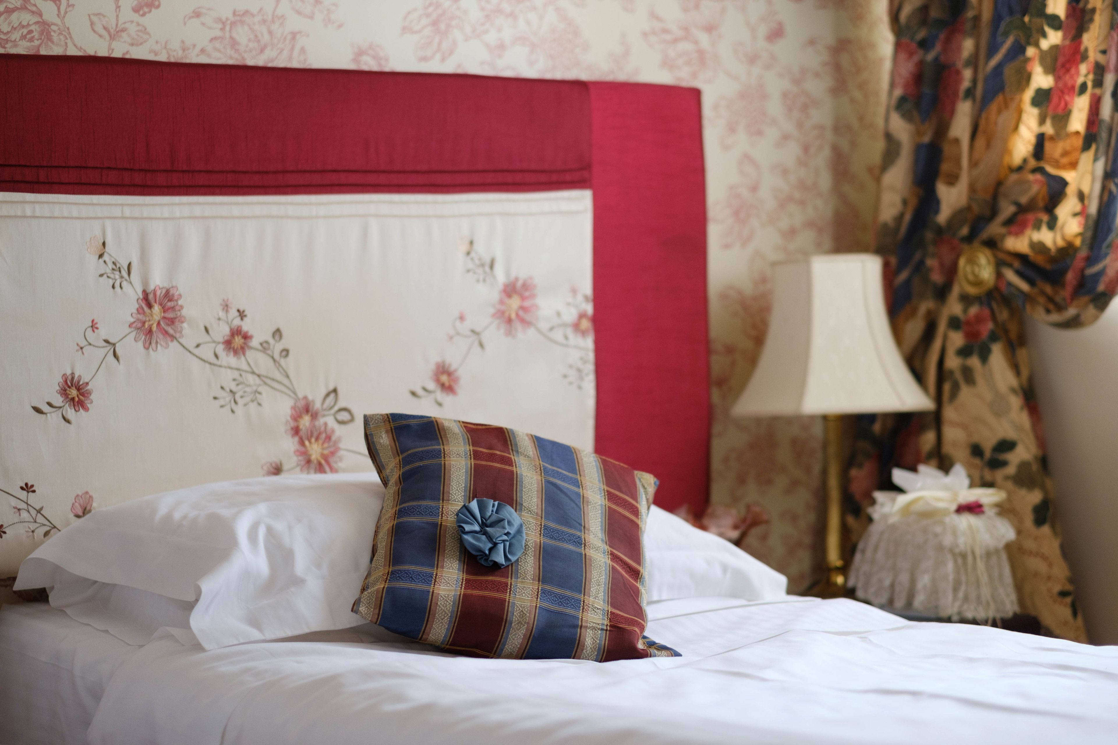 twin room | premium bedding, desk, iron/ironing board, free wifi