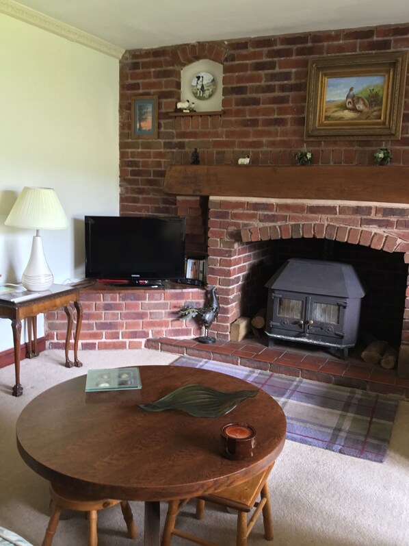 Lounge - Lower Thornton Farm (Exeter)