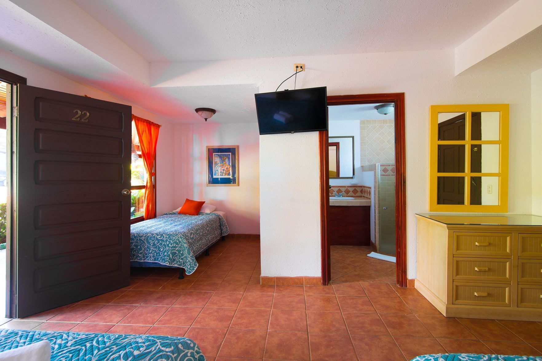 Individually furnished, free WiFi, bed sheets