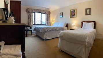 Suite, amb bany privat (3 People)