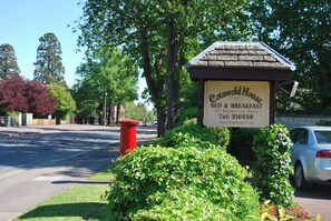 View from property - Cotswold House (Oxford)