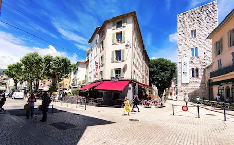 Front of property. Boutique Hôtel La Victoire - Vence centre