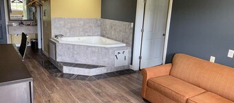 Woodridge Inn and Suites