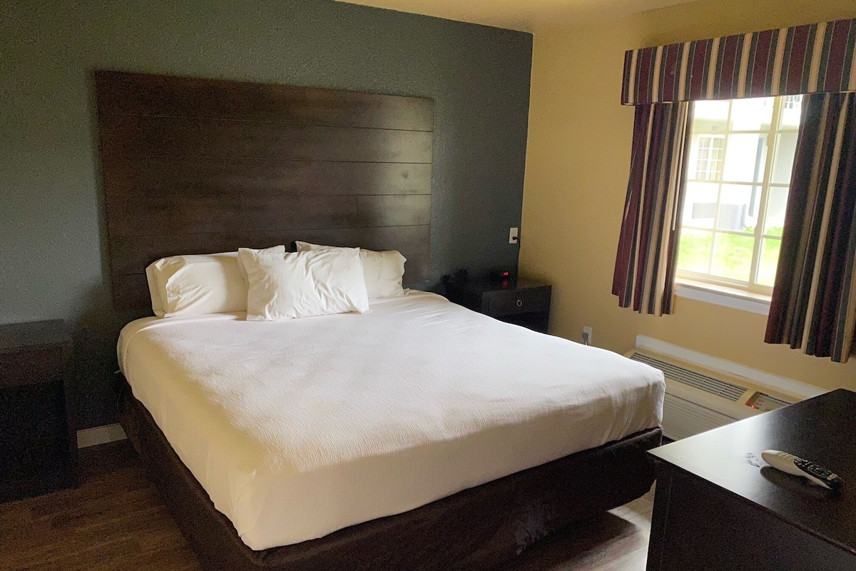 Iron/ironing board, bed sheets, alarm clocks