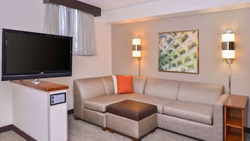 Premium bedding, in-room safe, desk, laptop workspace