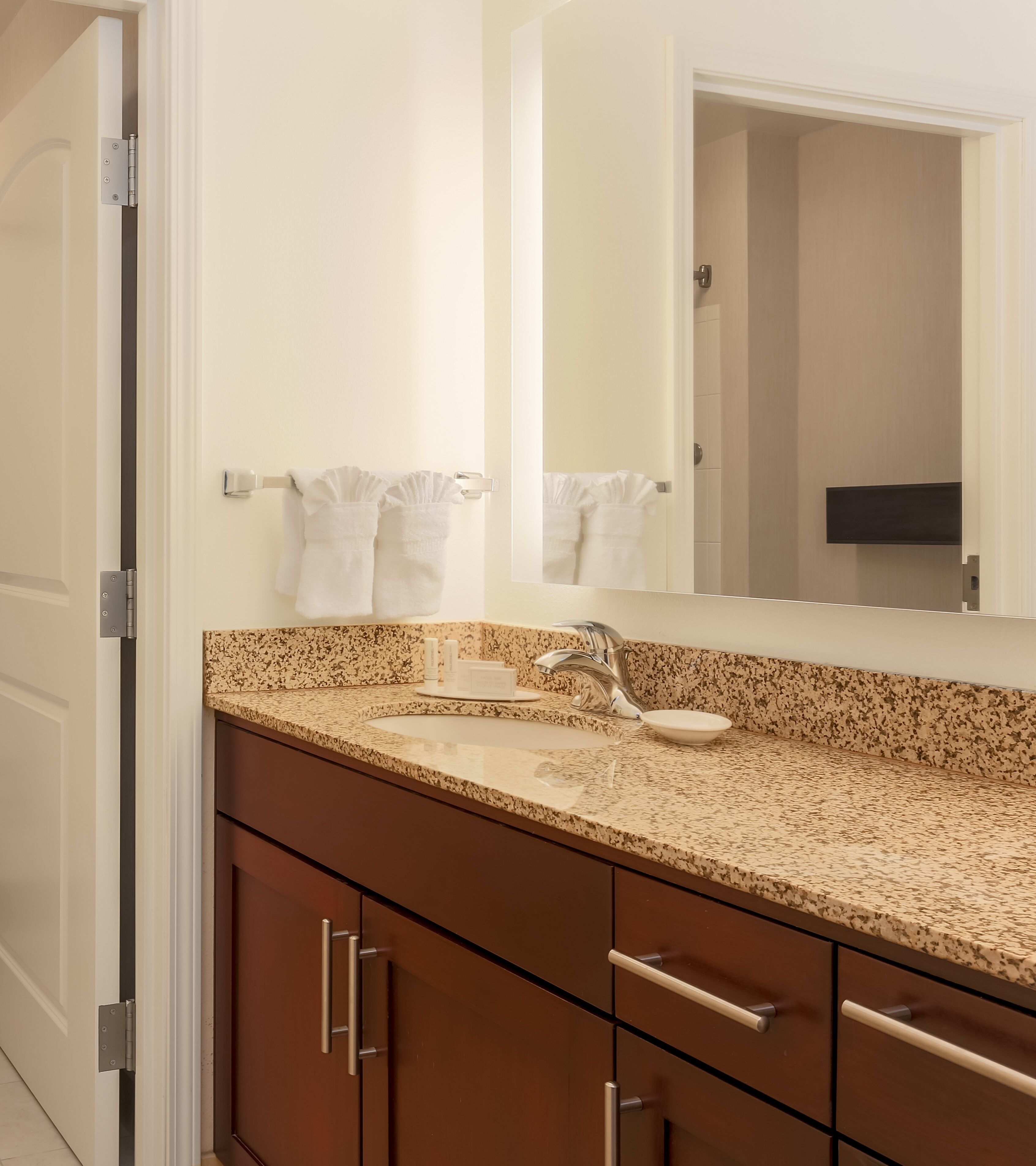 combined shower/bathtub, free toiletries, hair dryer, towels