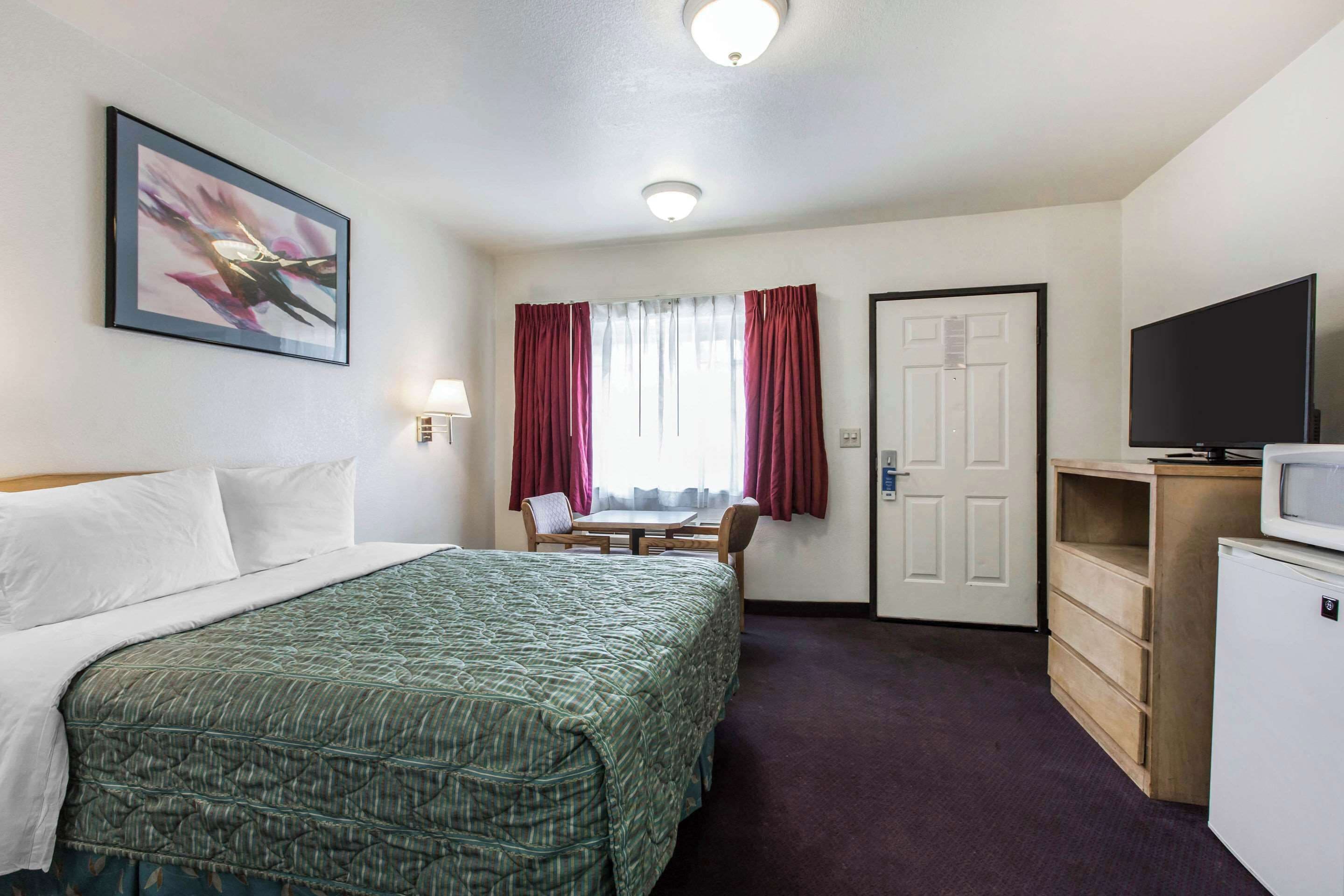 Photo - Rodeway Inn Beaumont