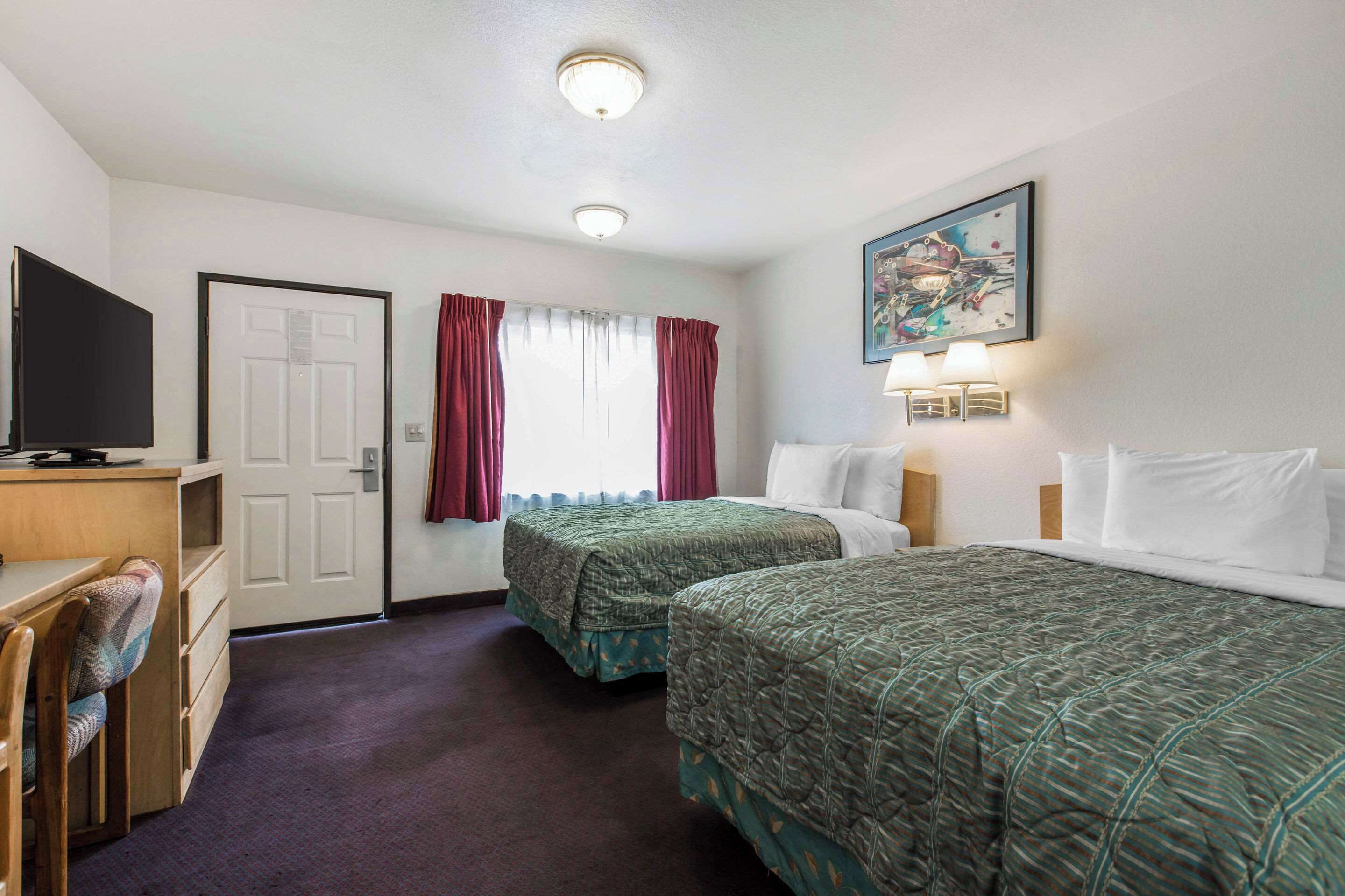 Photo - Rodeway Inn Beaumont