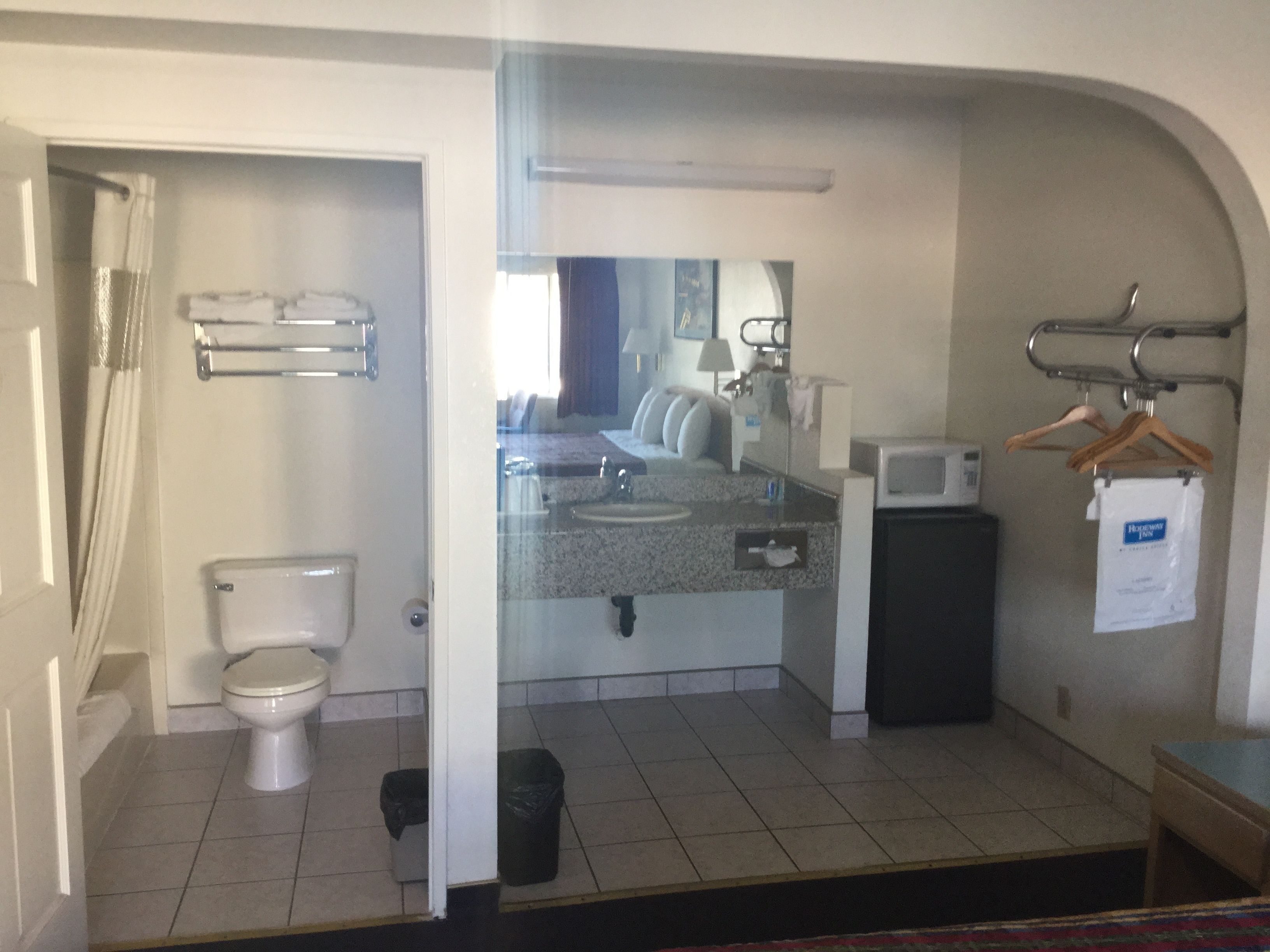 Photo - Rodeway Inn Beaumont