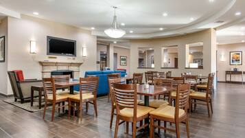 含每日吃到飽早餐